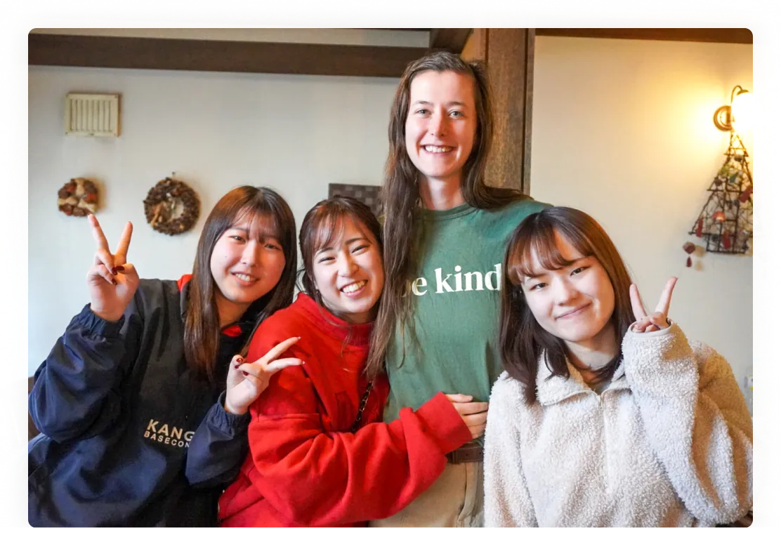 講師と笑顔で並ぶ参加者たち
