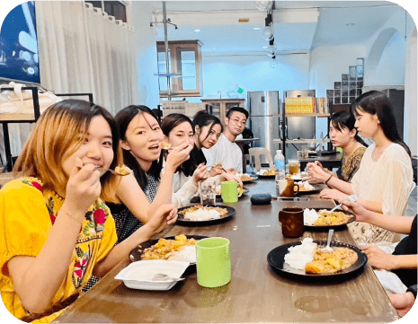 留学仲間と共に夕食