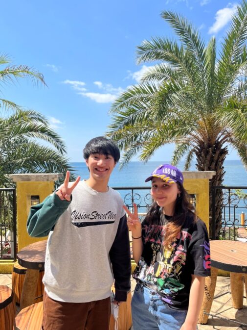 沖縄のレストランでの生徒写真